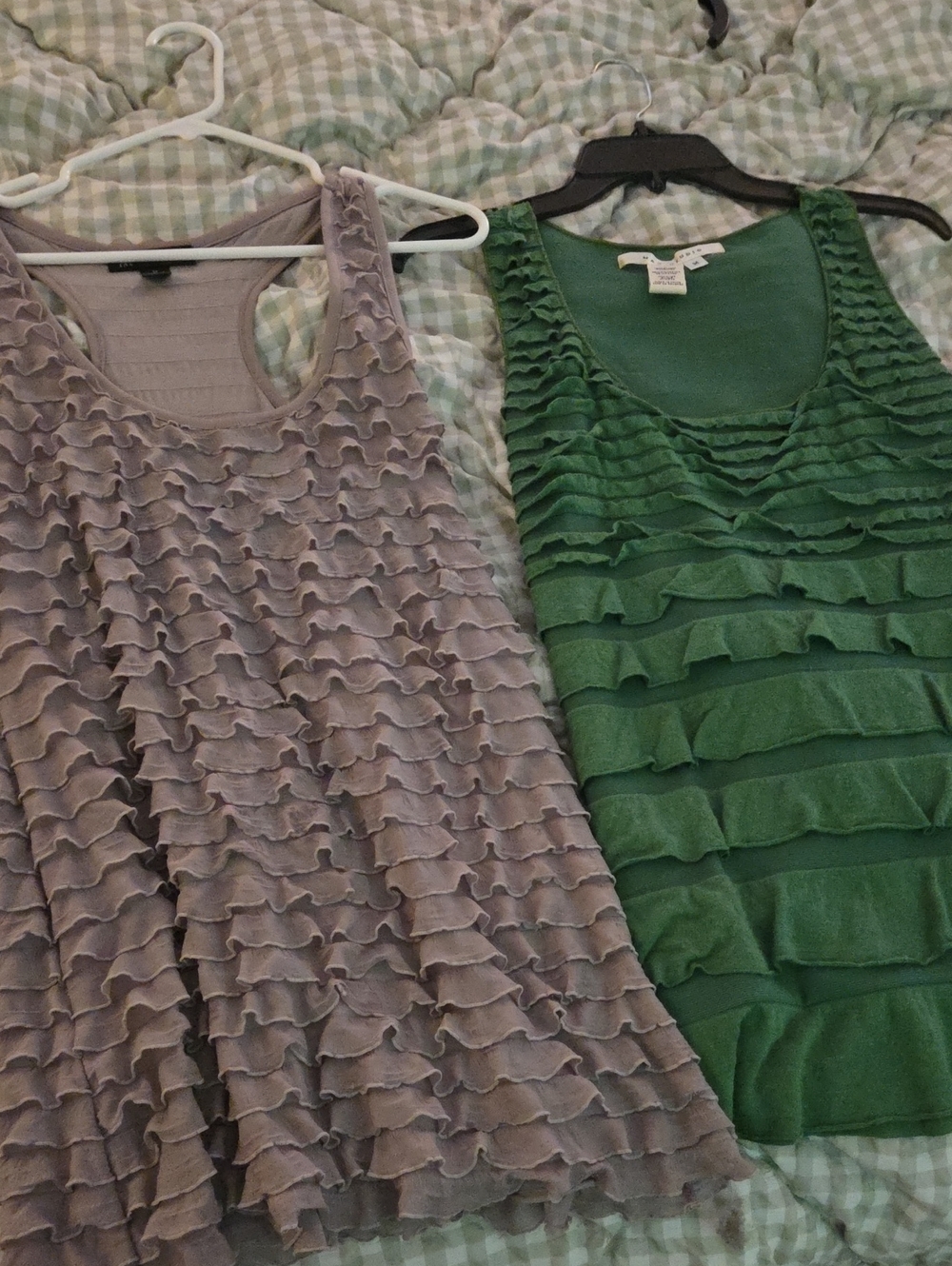 INC International Concepts Gray& Green Max studio Ruffled Scoop Tanks